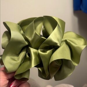 Elegant Olive Green Mexican Hair Bow